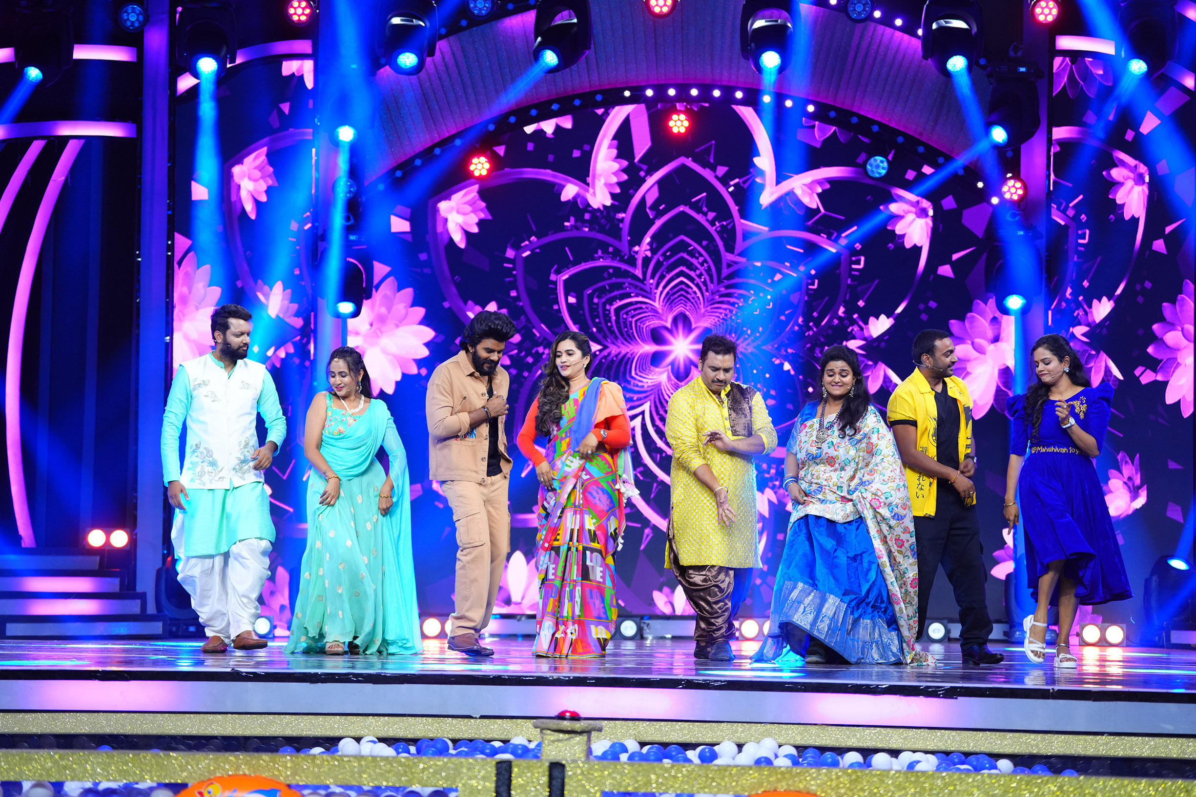 family stars show sudheer photos