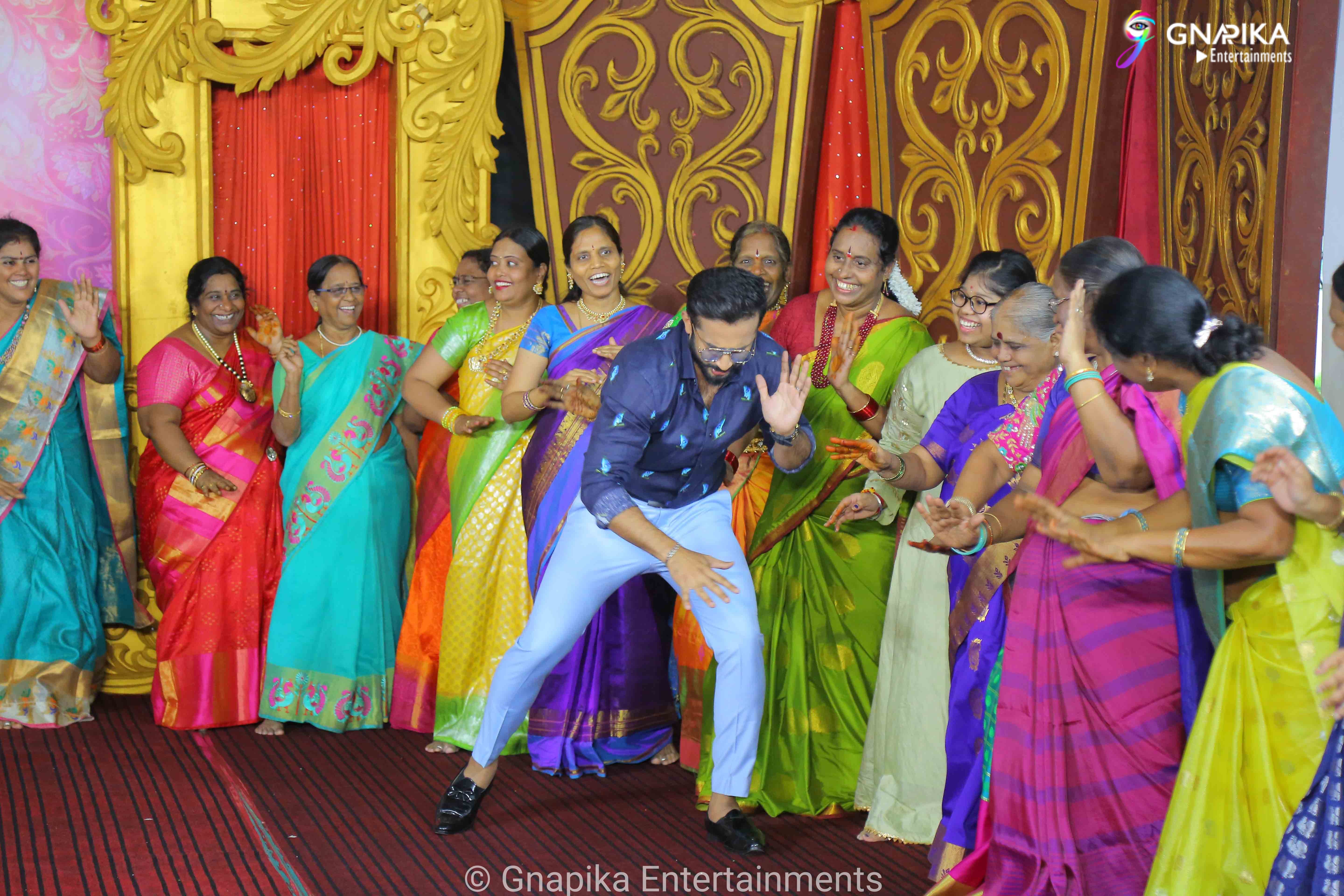 Adavallu Meeku Joharlu