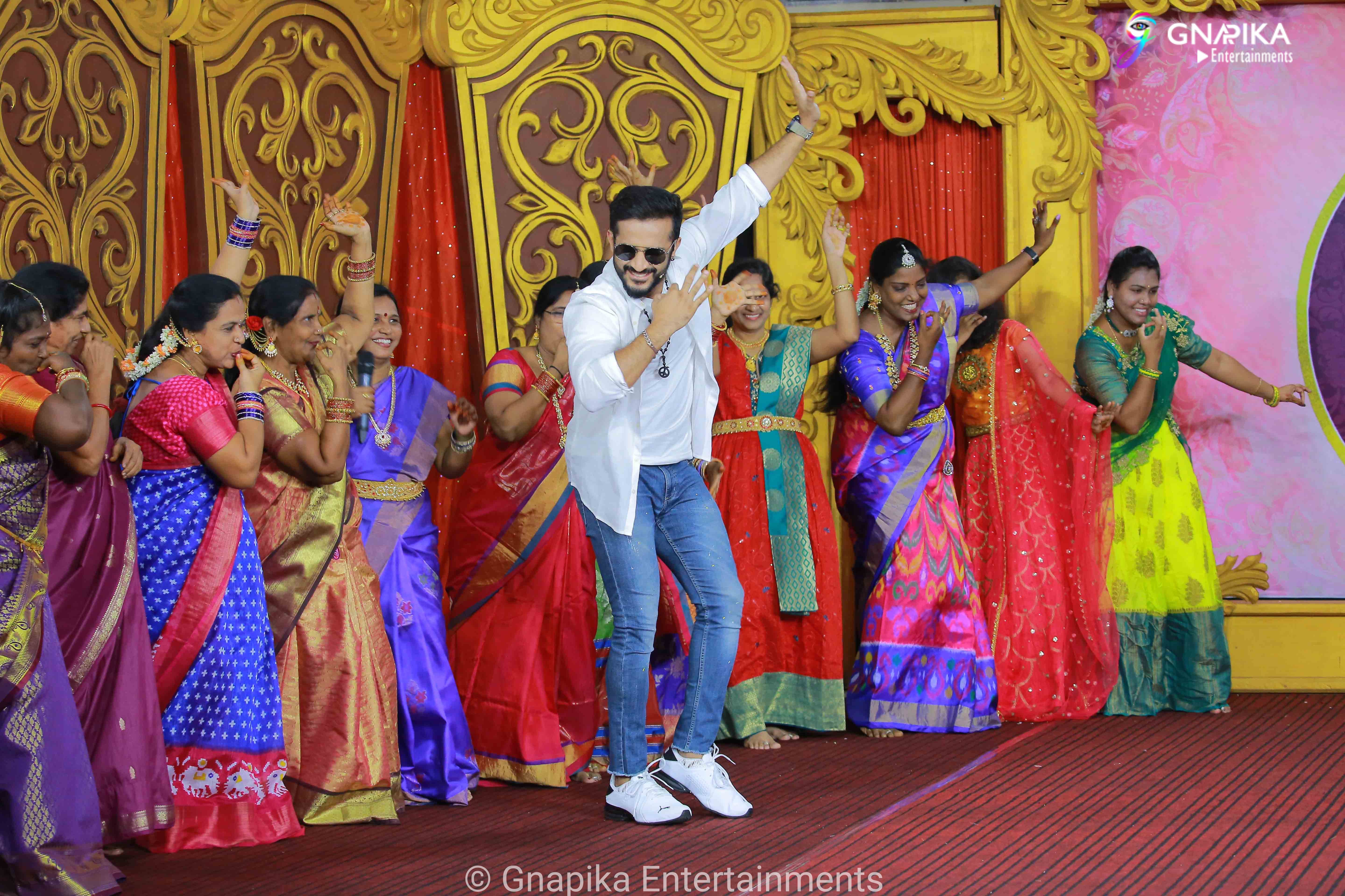 Adavallu Meeku Joharlu