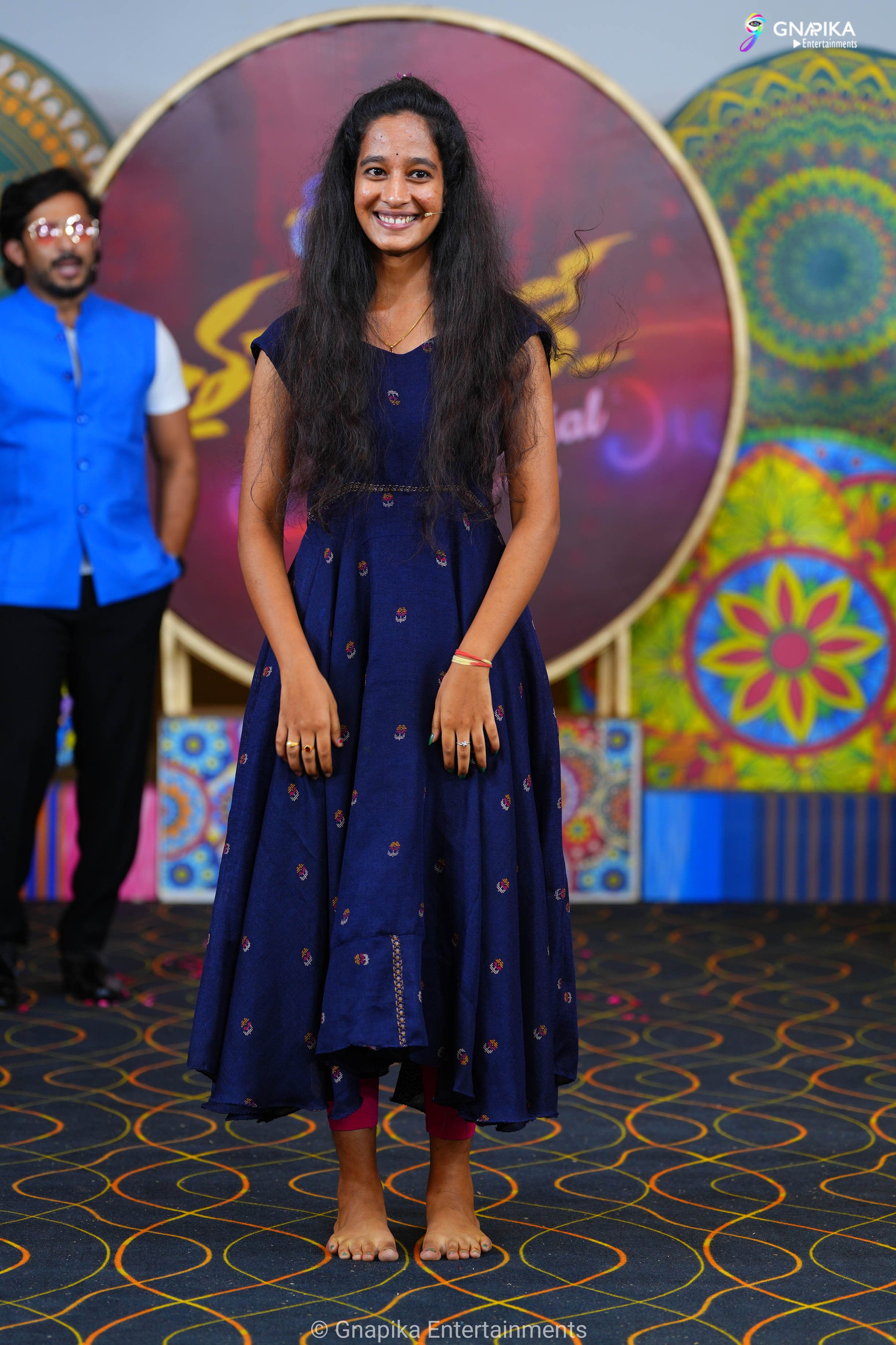 Thaggede le show photos